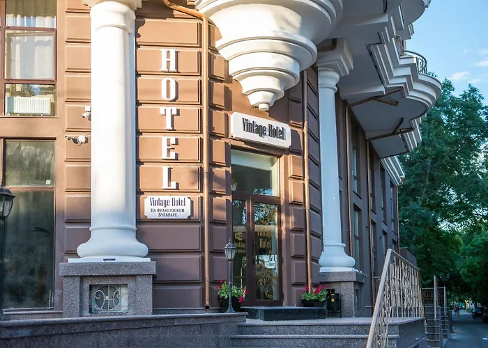 Vintage On French Boulevard Готель Одеса